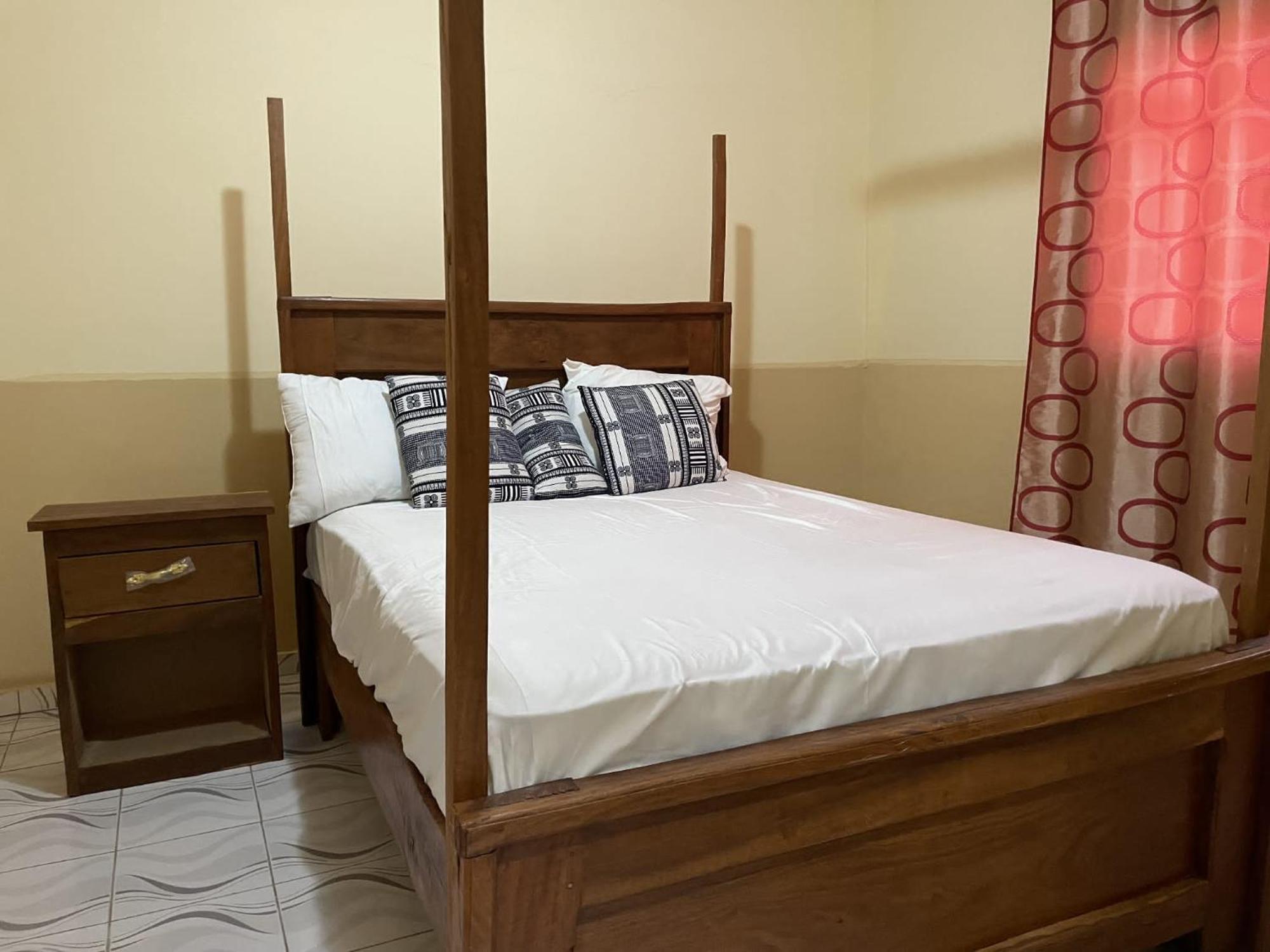 Faith And Grace Guest House Lamin Экстерьер фото